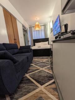 Modern & Cozy Thindigua Studio FAST WiFi & Stylish Interior Kiambu Road - 4