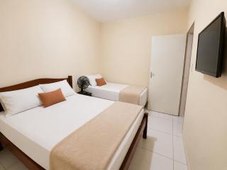 Quarto e sala em Garanhuns, 300m da praça Dominguinhos - 0