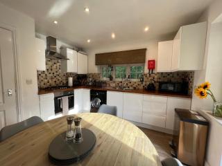 Bournville Park estate 5 beds and 2 bathrooms - 8