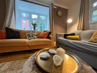 Bournville Park estate 5 beds and 2 bathrooms - 6