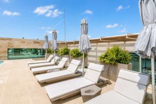 2BR Puerto Cancun with Rooftop Pool Gym & Marina - 4