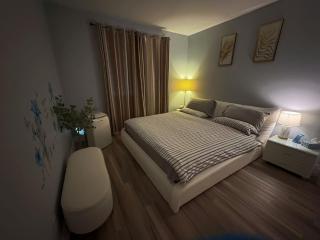 Cozy Private Suite-10minYVR-AC-FreeParking-SelfCheck in-Laundry-NightMarket - 5