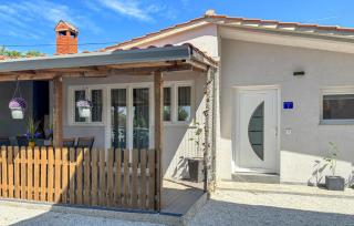 Nice Home In Porec With Swimming Pool - 1