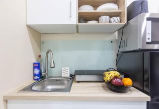 Appart RDC climatisé kitchenette dans la chambre, grande salle de bain pivée, arrivée autonome et fenêtre sur couloir - 8