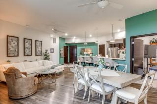 Rooftop Deck, Great Views! Modern Condo Near Dtwn - 0
