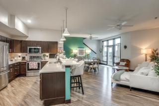 Rooftop Deck, Great Views! Modern Condo Near Dtwn - 5
