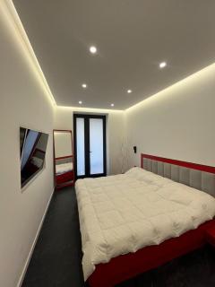 Luxe Ultra Modern 2 Bedroom with Balcony In The Middle of City Center, By Malibu Park And Cascade - Erevan - 3