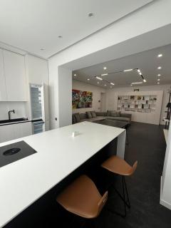 Luxe Ultra Modern 2 Bedroom with Balcony In The Middle of City Center, By Malibu Park And Cascade - Erevan - 8