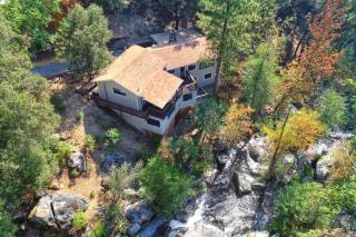 Waterfall House-Riverfront-Bbq-sleeps Four - Oakhurst - 6
