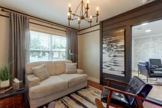 Walk to UAFS & Dining! Entire Home w/ Deck - 8