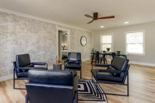 Walk to UAFS & Dining! Entire Home w/ Deck - 3