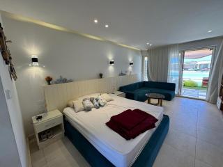 كبانه هاسيندا باي اول صف بحيرة Hacienda Bay Cabana, First Row, Lake - 4