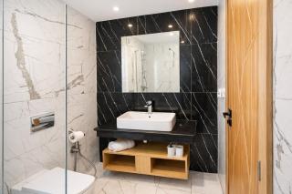 Modern Oasis 5 Min to Airport - 6