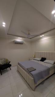 The crown residence luxury 2br apartment famillies - 9