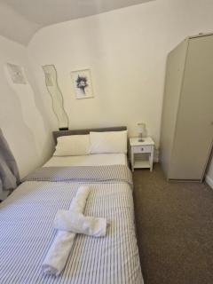 Cosy 3 bedroom house close to city and shops - 7