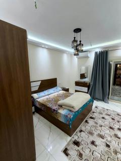 شقه في الهضبه أمام كمبوند رويال بالاس Apartment in Al Hadaba front of royal palace compound - 2