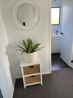 Coastal on Catherine - Spacious Family Bach - 1