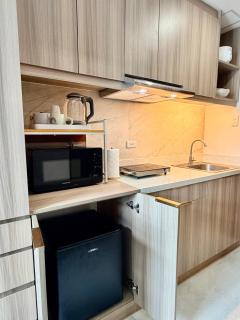 Carlson Oasis Residence with Pool View Balcony near IT Park and BTC - 1