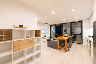 Tuam St Stay - 1BR with Balcony Bath - 5