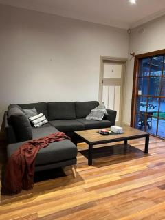 Spacious Private Room in Mckinnon 3 min to Train Station, Cafes and close to Monash Uni - 9