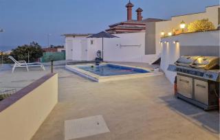 Amazing Apartment In Manilva - 2