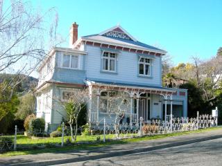 Tintagel Garden Cottage - 3