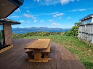 Private Room with Harbour View - 2 Minutes off SH1 - 0