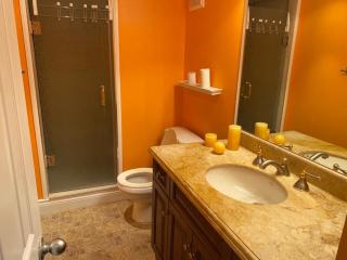 Private Studio Basement Apartment - 7