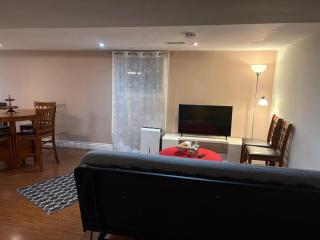Private Studio Basement Apartment - 6