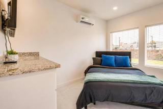 #17 Modern SPI Studio Beach Walk + Pool Gulf - 8