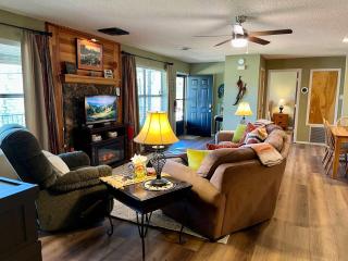 Groovy View Cabin- Mountain Views W Covered Porch - Pet Friendly - 0