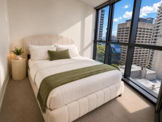 Elevated Elegance Scenic Views with carpark - 3