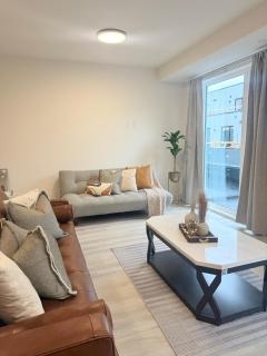 Brand New 2BR And 2WR Townhome,17 Mins To Niagara Falls, Free Parking - 9