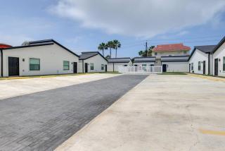 #9 Beach Escape Studio w/Pool Walk Everywhere - 5