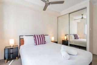 Prime Location River Glimpse 2BR Walk to CBD with Parking - 4