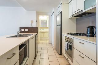 Prime Location River Glimpse 2BR Walk to CBD with Parking - 2