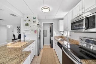 Spacious Condo Near the Beach w/ Boat Slip - 3
