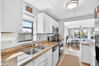 Spacious Condo Near the Beach w/ Boat Slip - 2