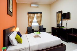 Urbanview Solo Tiara Hotel - 5