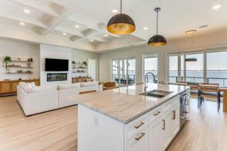Waterfront Navarre Retreat | Parking | Sleeps 8 - 6