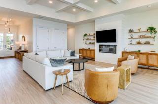 Waterfront Navarre Retreat | Parking | Sleeps 8 - 1
