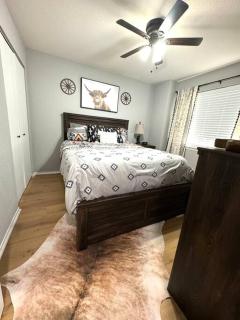 Modern Comfort: Updated Cozy Condo in Indian Point - 7