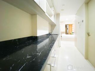 Nice and Elegant Studio Apartment at Warhol (W/R) Residence By Travelio - 2