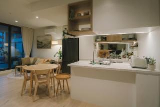 Stylish South Melbourne Apartment with City Views - Melbourne - 8
