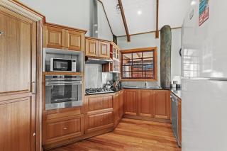 Amaroo on Airlie - 6