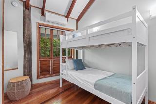 Amaroo on Airlie - 3