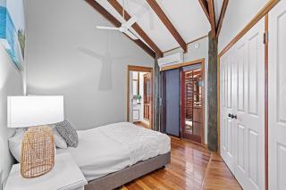 Amaroo on Airlie - 4