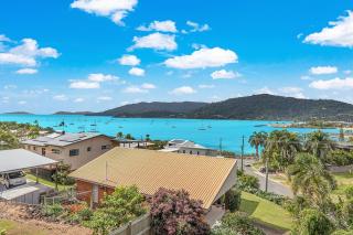 Amaroo on Airlie - 1
