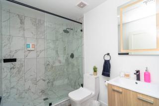 Urban Oasis in Miami Close to Bayside and Brickell with Free Parking - 7