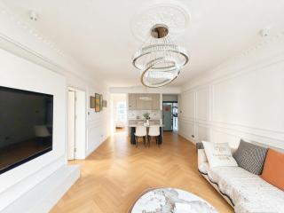 City home walk to YuGarden and near the Bund,NanjingRoad,3bedrooms,very nice view,and close to subway - 6